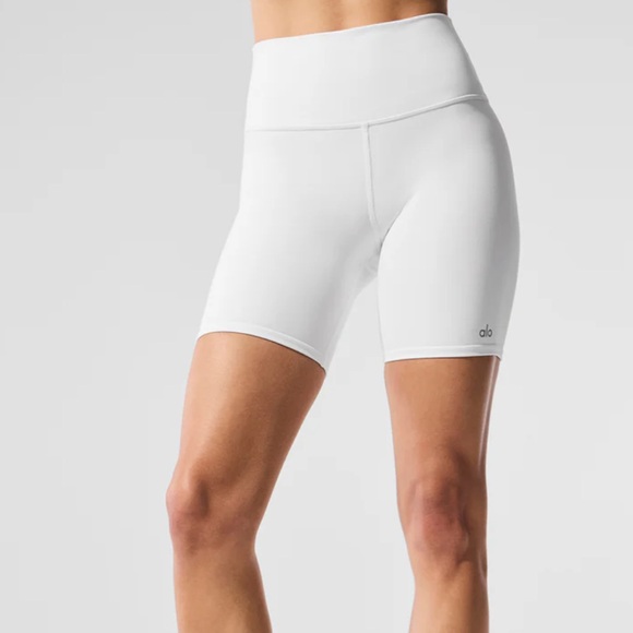 (NEW) ALO Yoga Women's White High-Waist Shorts
